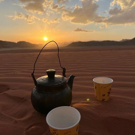 Wadi Rum Sunrise Camp Extérieur photo