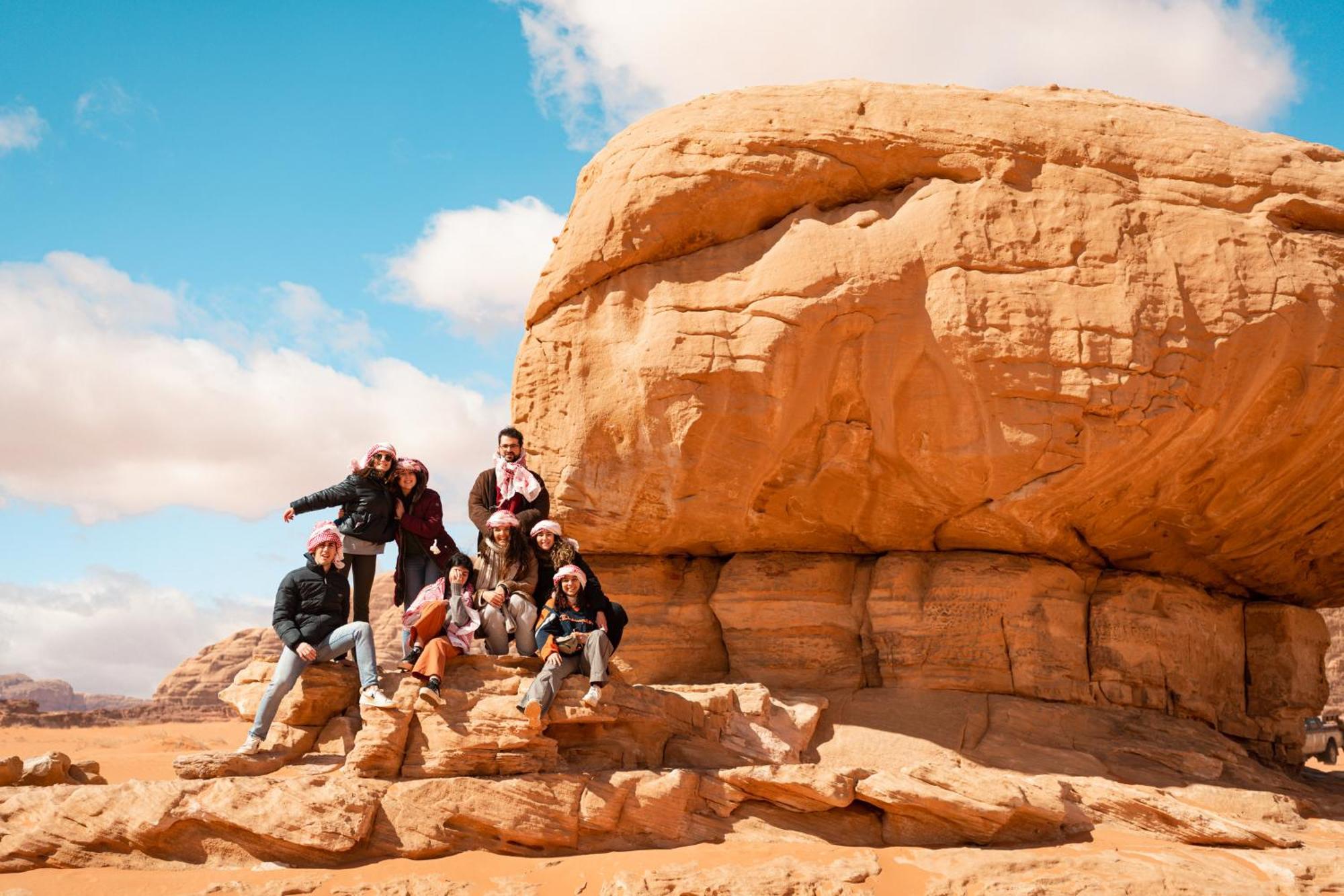 Wadi Rum Sunrise Camp Extérieur photo