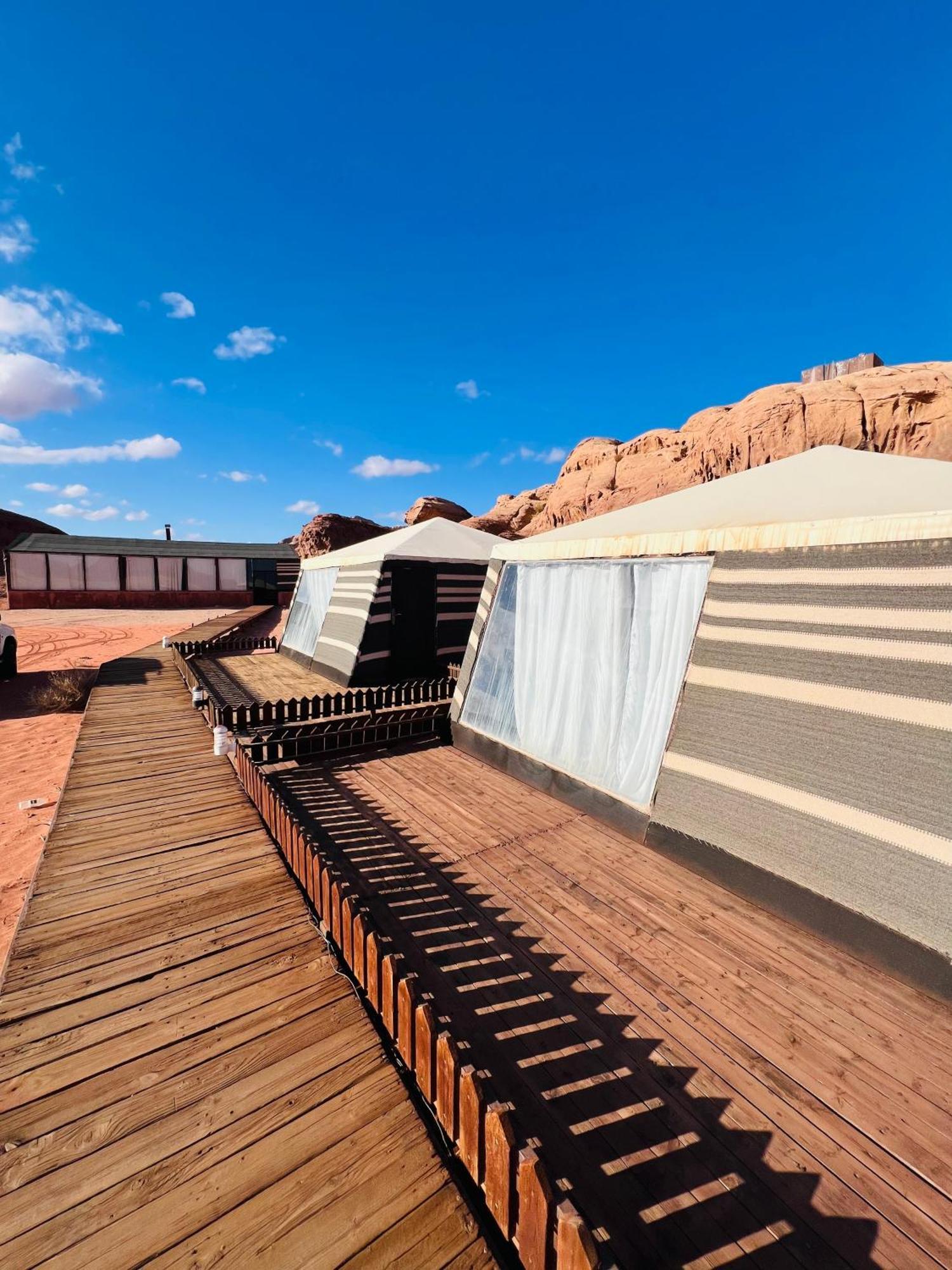 Wadi Rum Sunrise Camp Extérieur photo