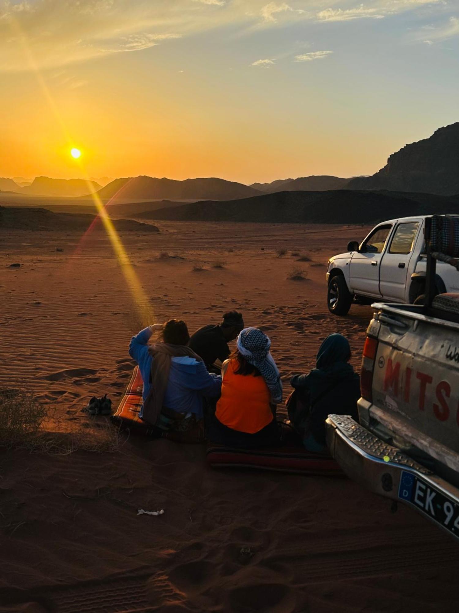 Wadi Rum Sunrise Camp Extérieur photo