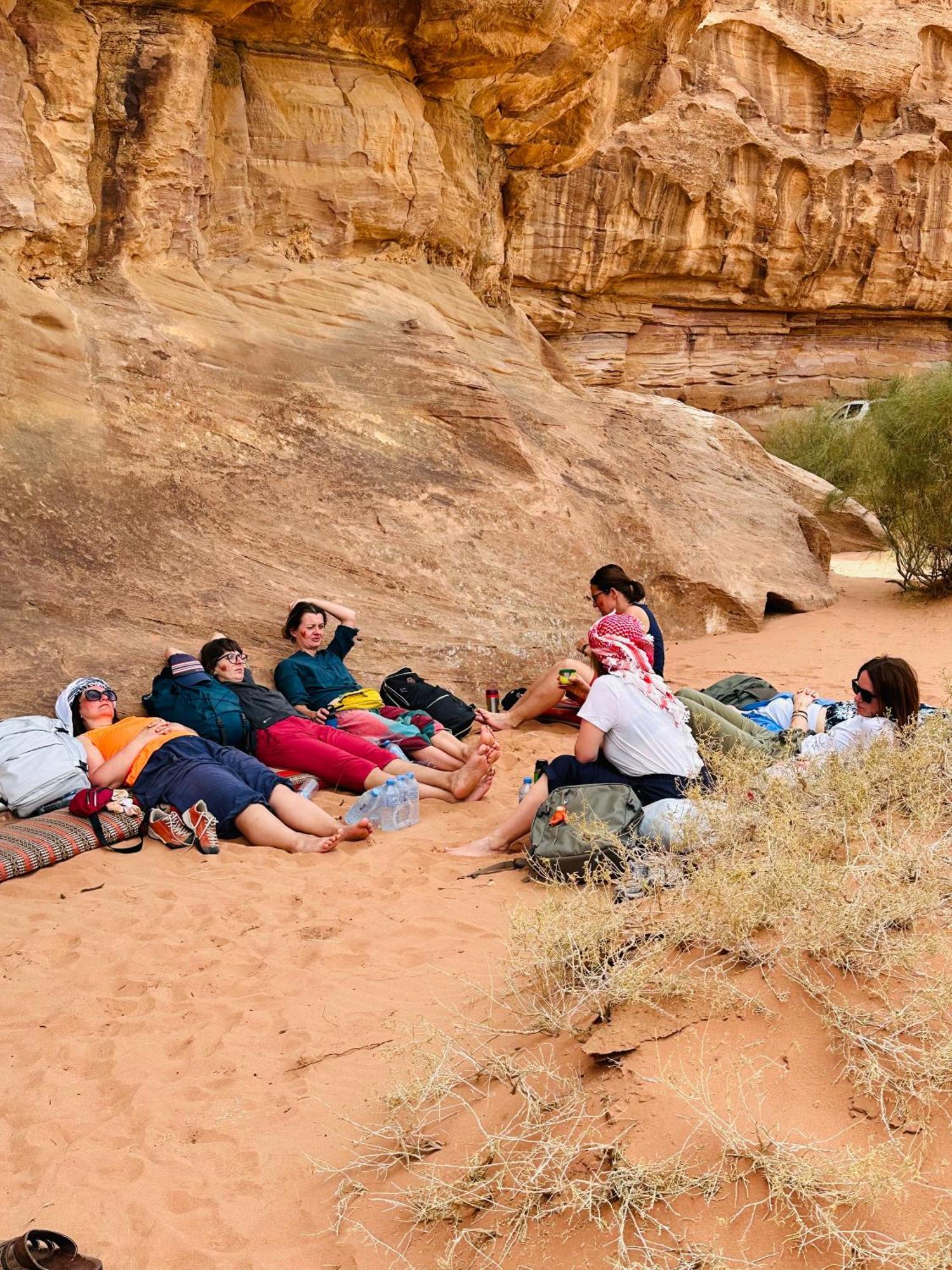 Wadi Rum Sunrise Camp Extérieur photo