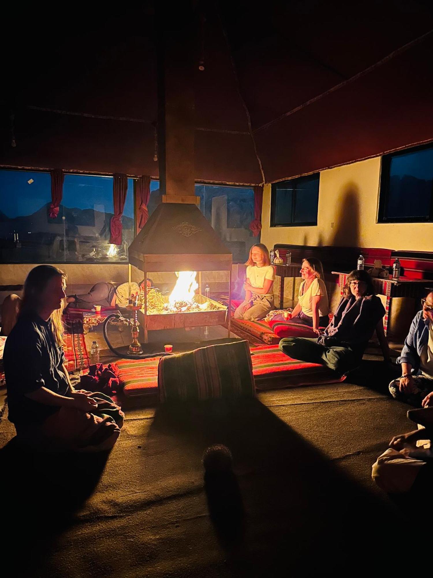 Wadi Rum Sunrise Camp Extérieur photo