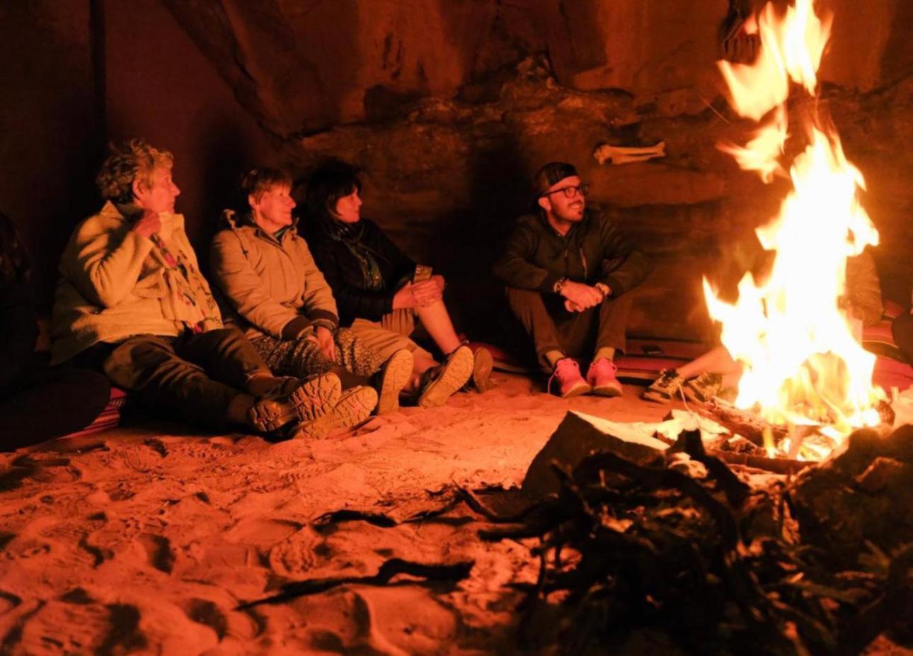 Wadi Rum Sunrise Camp Extérieur photo